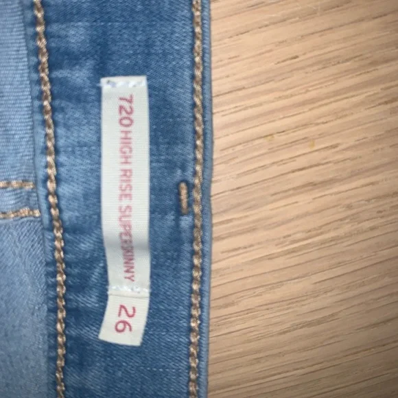 LEVI’S Ripped Jeans - Picture 4 of 6